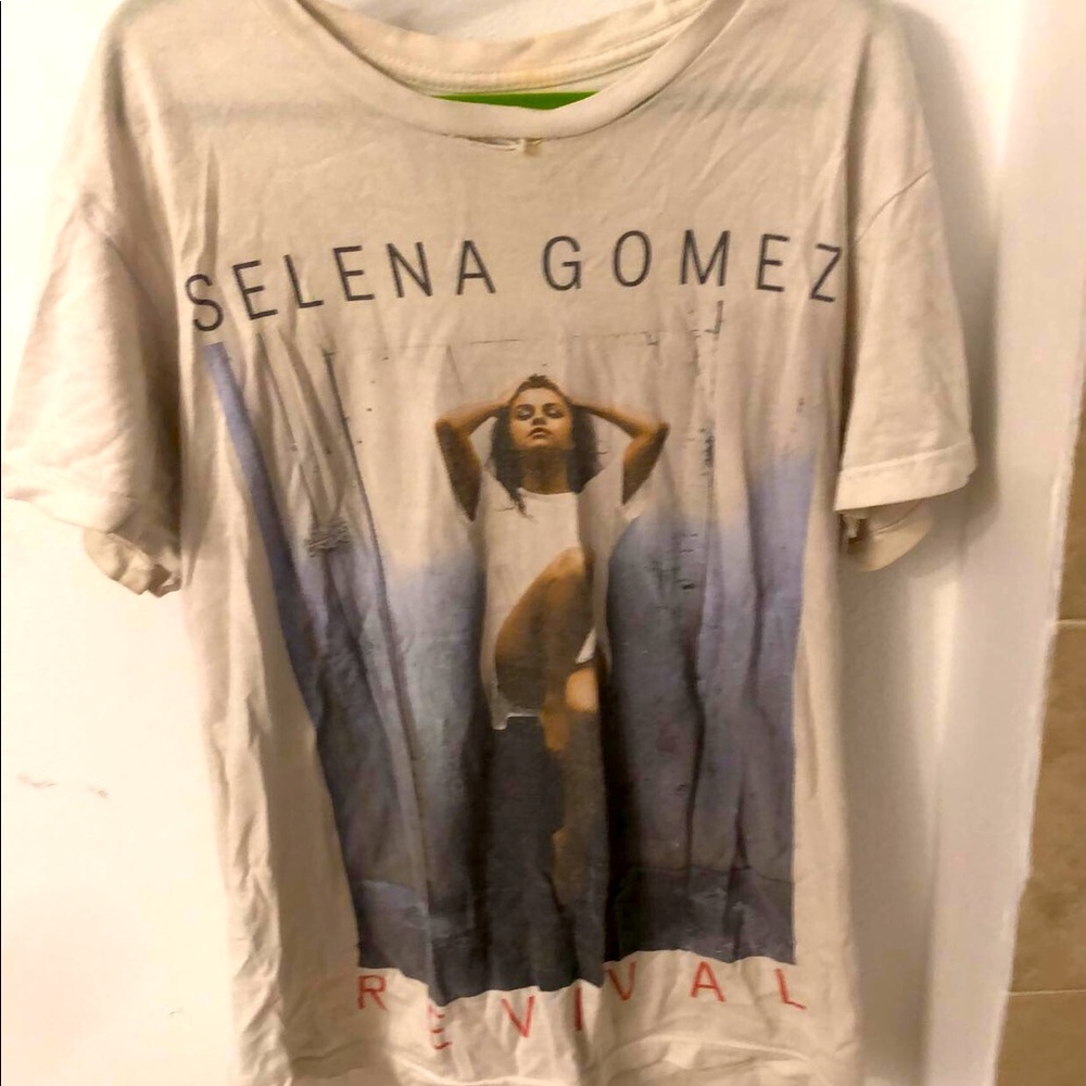 2016 Selena Gomez revival tee shirt